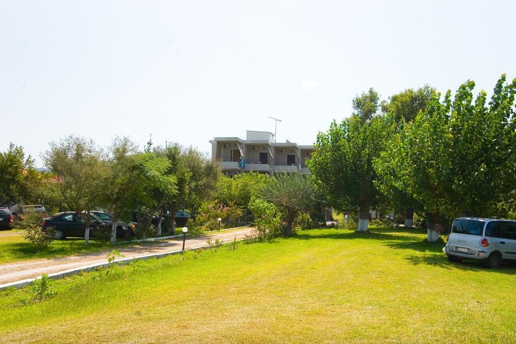 Apartments Skardoutsou Agiokampos  Bagian luar foto